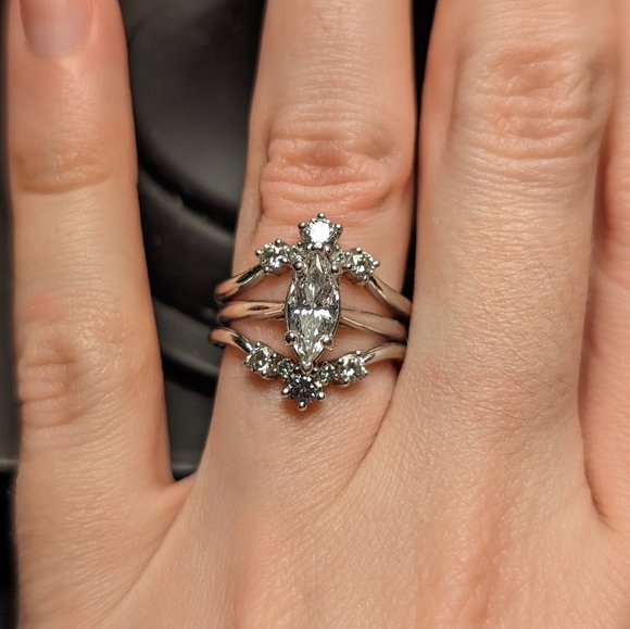 14 karat white gold engagement ring and wedding band - Picture 2 of 4